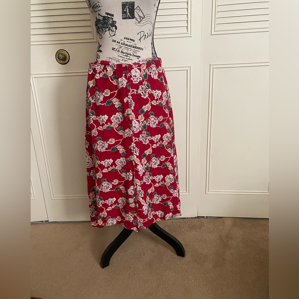 Fashion Spy! Red floral rayon midi skirt 90s vintage